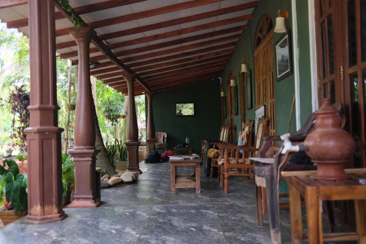 One More Night Hostel Sigiriya Buitenkant foto