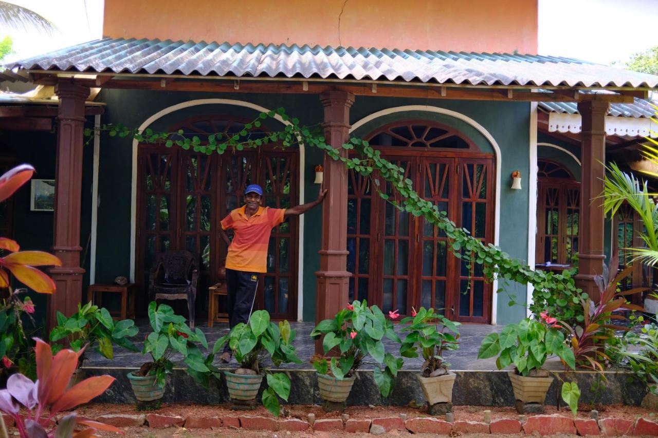 One More Night Hostel Sigiriya Buitenkant foto