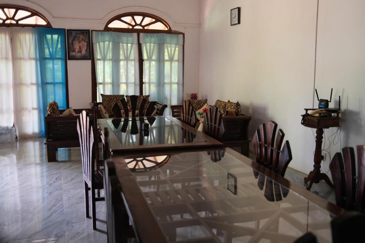 One More Night Hostel Sigiriya Buitenkant foto
