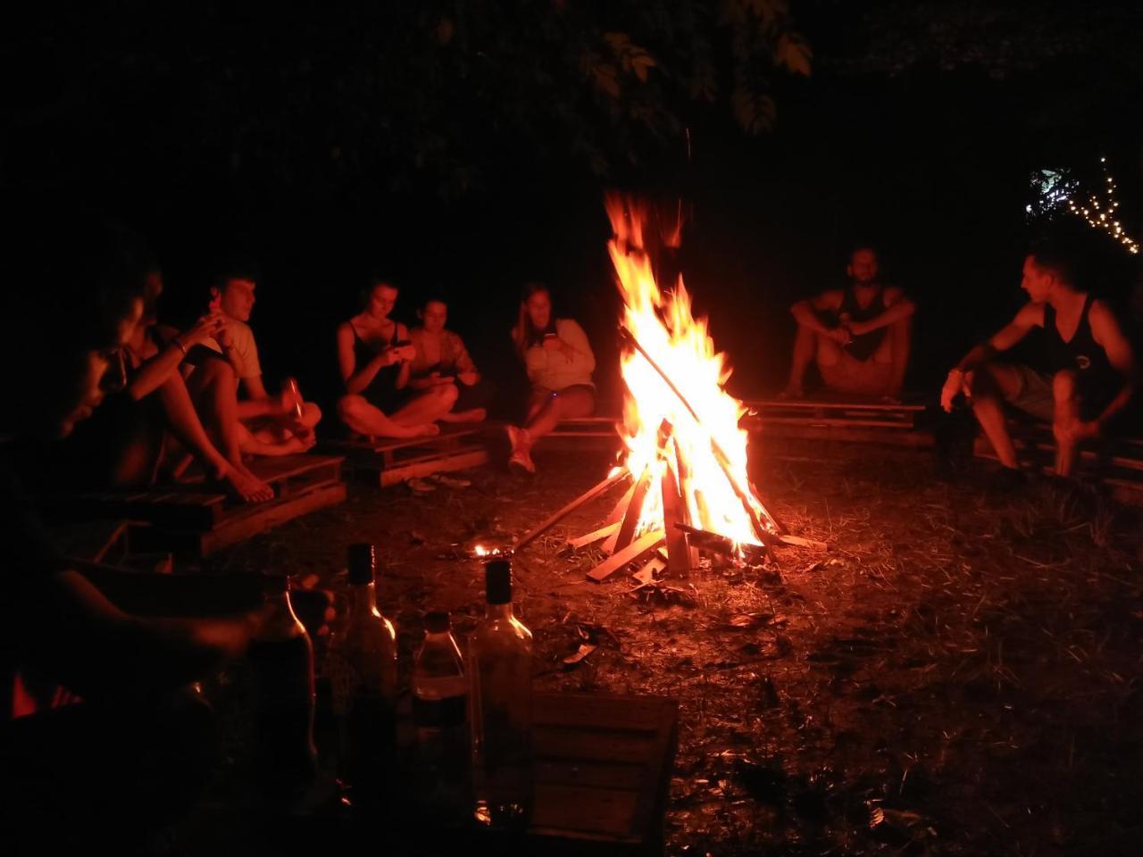 One More Night Hostel Sigiriya Buitenkant foto